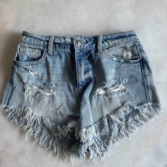 COPY - WOMENS CELLO JEAN SHORTS SIZE SMALL - Picture 1 of 5